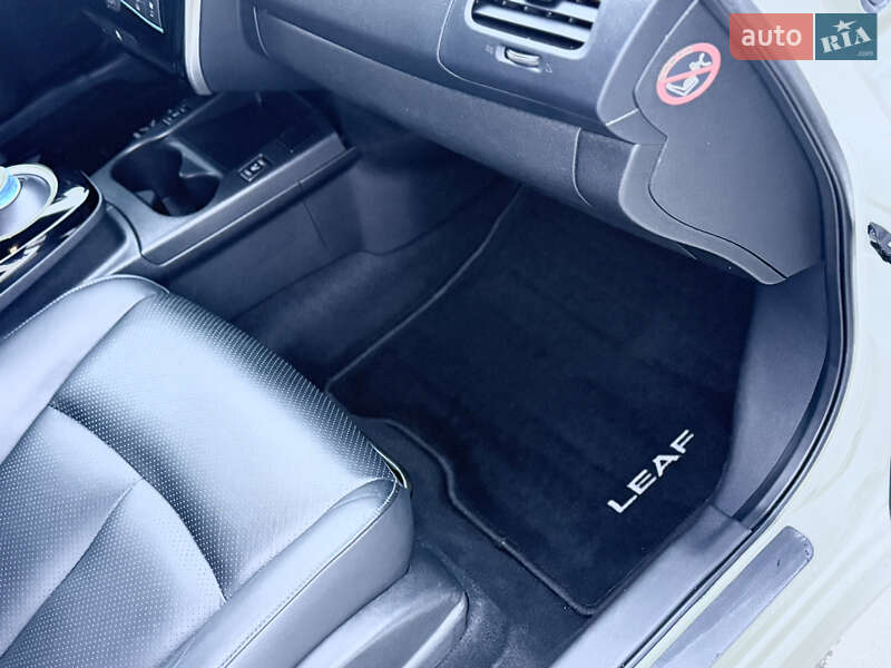 Хэтчбек Nissan Leaf 2014 в Луцке