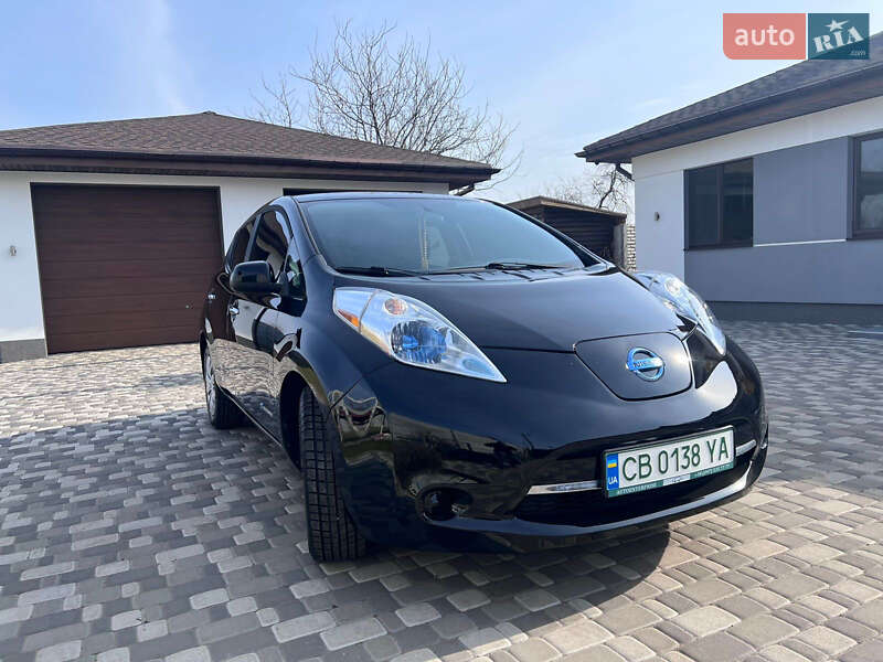 Хетчбек Nissan Leaf 2013 в Чернігові