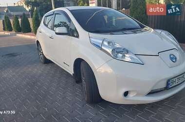 Хэтчбек Nissan Leaf 2016 в 