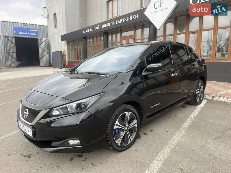 Хэтчбек Nissan Leaf 2018 в Ровно фото Хэтчбек Nissan Leaf 2018 в Ровно