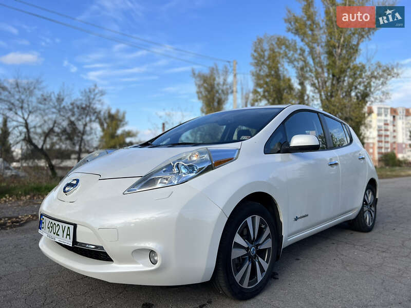Хетчбек Nissan Leaf 2013 в Кременчуці