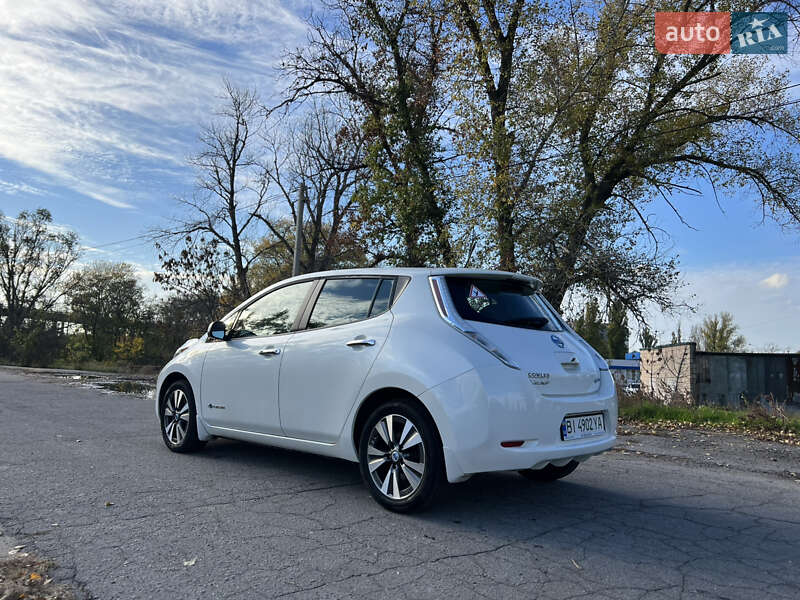 Хетчбек Nissan Leaf 2013 в Кременчуці