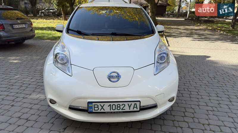 Хэтчбек Nissan Leaf 2013 в Каменец-Подольском фото Хэтчбек Nissan Leaf 2013 в Каменец-Подольском