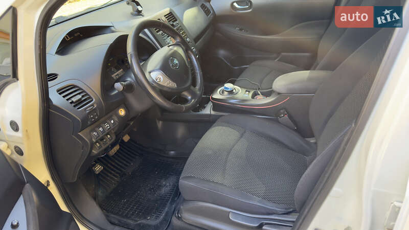 Хэтчбек Nissan Leaf 2013 в Каменец-Подольском фото 10 Хэтчбек Nissan Leaf 2013 в Каменец-Подольском