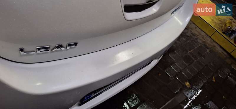 Хэтчбек Nissan Leaf 2013 в Ровно