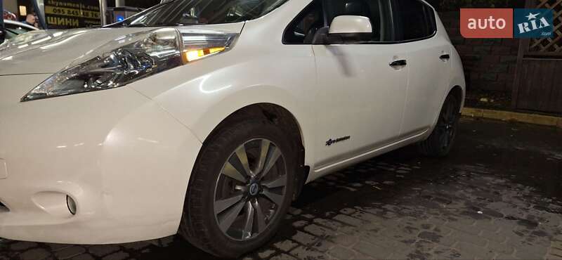 Хэтчбек Nissan Leaf 2013 в Ровно