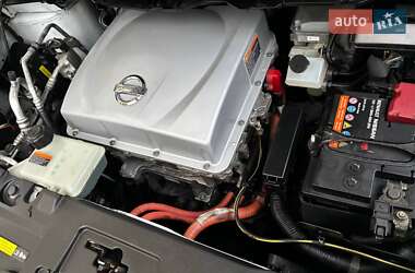 Хэтчбек Nissan Leaf 2013 в Днепре