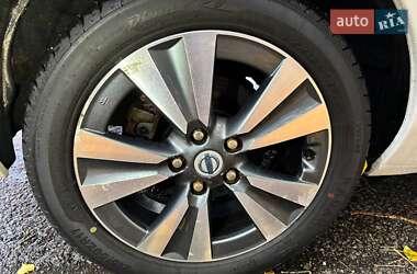 Хэтчбек Nissan Leaf 2013 в Днепре
