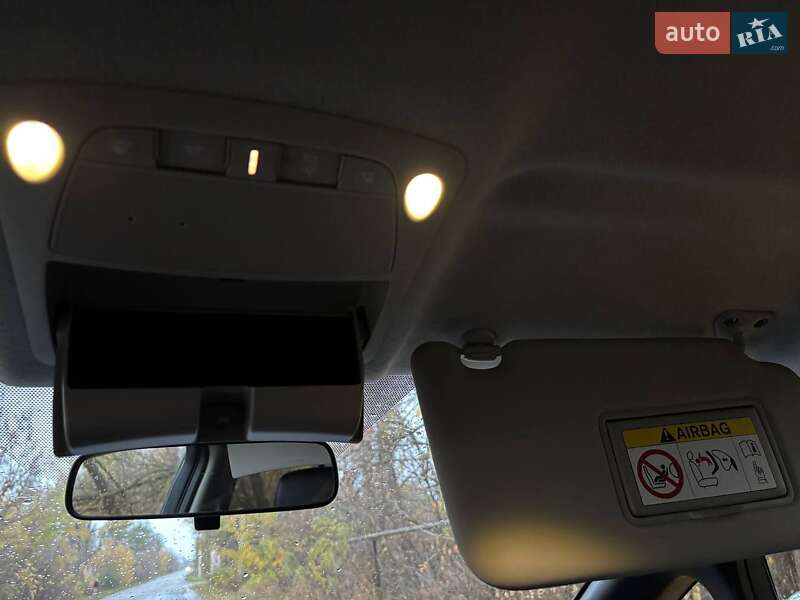 Хэтчбек Nissan Leaf 2013 в Днепре
