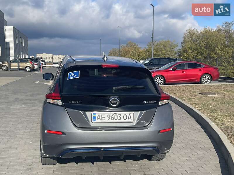 Хетчбек Nissan Leaf 2017 в Дніпрі