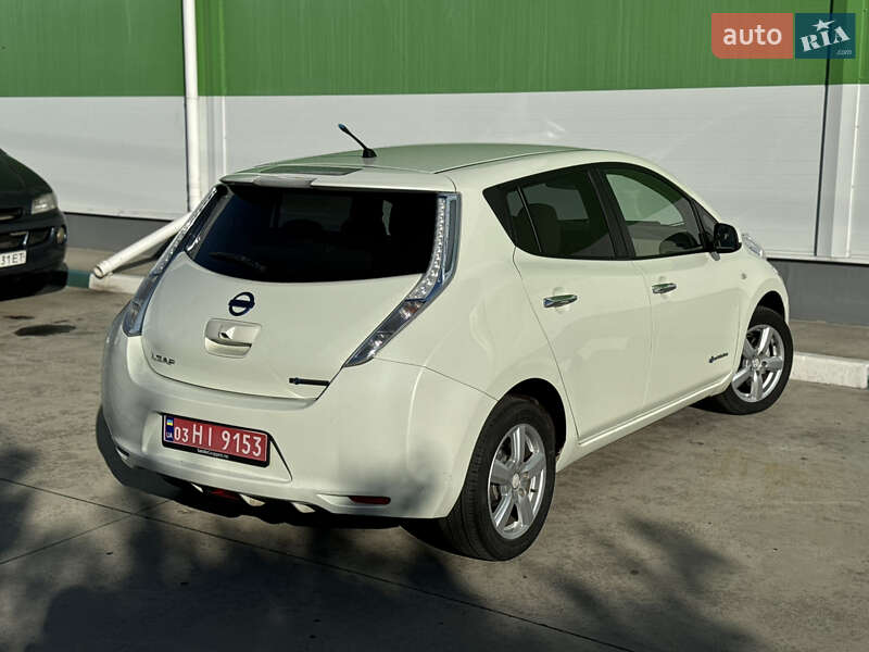 Хэтчбек Nissan Leaf 2012 в Александрие