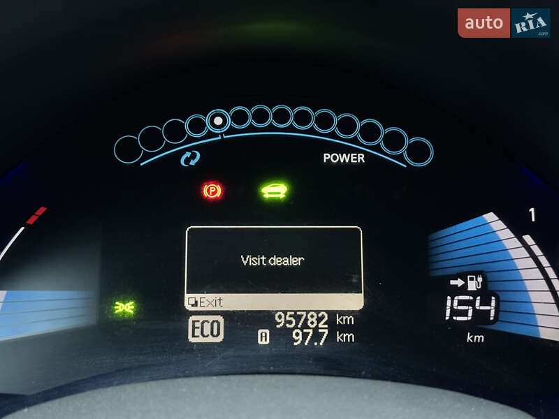 Хэтчбек Nissan Leaf 2012 в Александрие