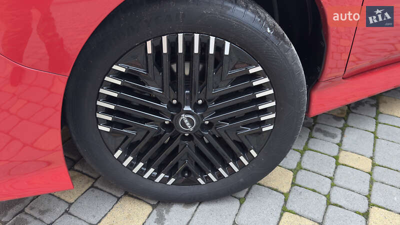 Хэтчбек Nissan Leaf 2023 в Сваляве