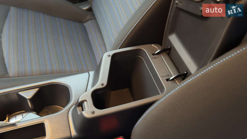 Хэтчбек Nissan Leaf 2023 в Сваляве