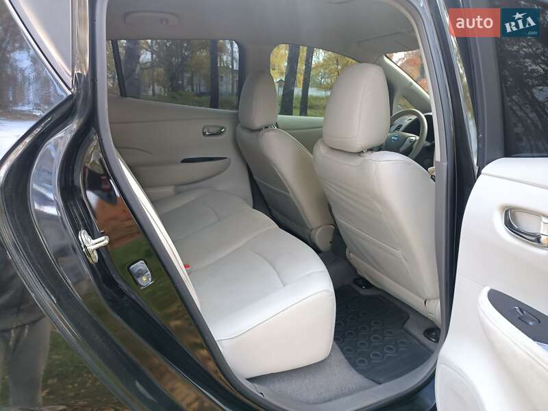Хэтчбек Nissan Leaf 2012 в Ахтырке фото 15 Хэтчбек Nissan Leaf 2012 в Ахтырке