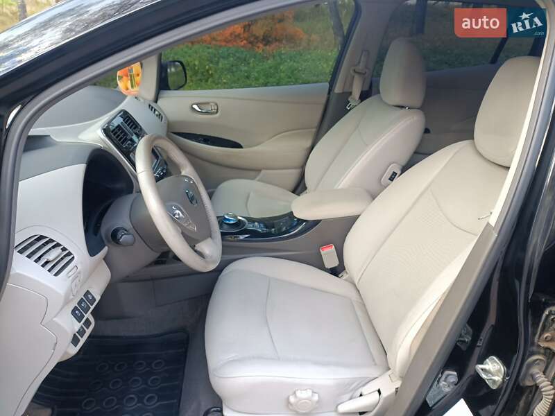 Хэтчбек Nissan Leaf 2012 в Ахтырке фото 20 Хэтчбек Nissan Leaf 2012 в Ахтырке