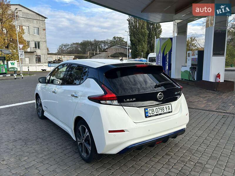 Хэтчбек Nissan Leaf 2020 в Киеве