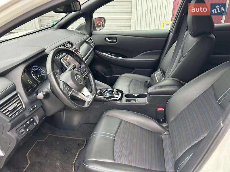 Хэтчбек Nissan Leaf 2020 в Киеве