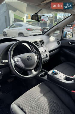 Хетчбек Nissan Leaf 2015 в 