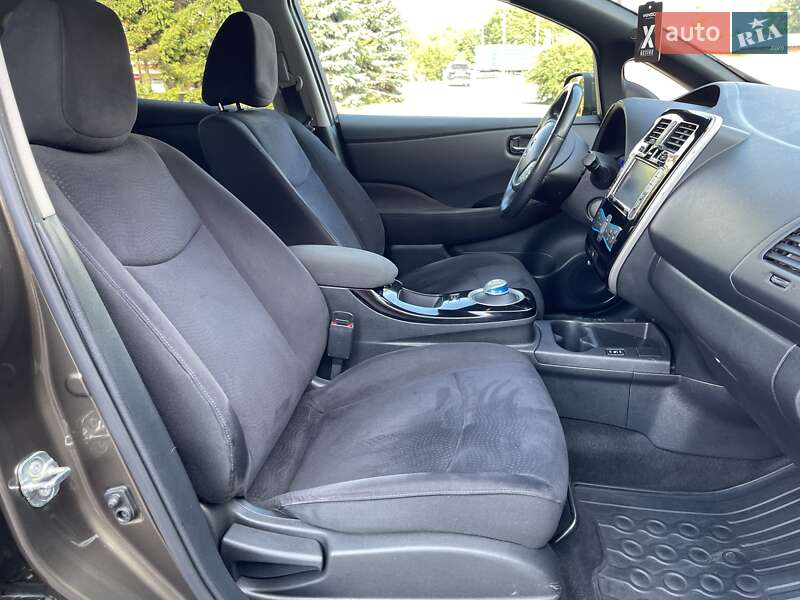 Хэтчбек Nissan Leaf 2016 в Тернополе