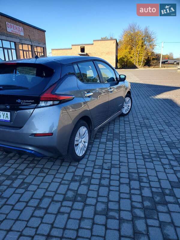 Хэтчбек Nissan Leaf 2019 в Снятине