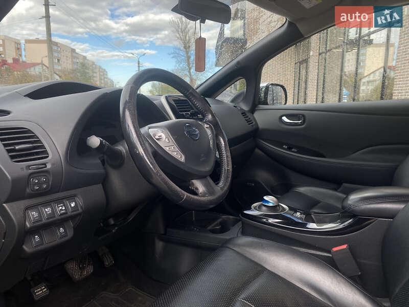 Хэтчбек Nissan Leaf 2014 в Ивано-Франковске