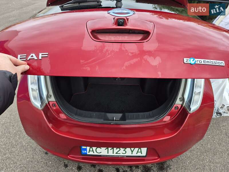 Хэтчбек Nissan Leaf 2014 в Ковеле