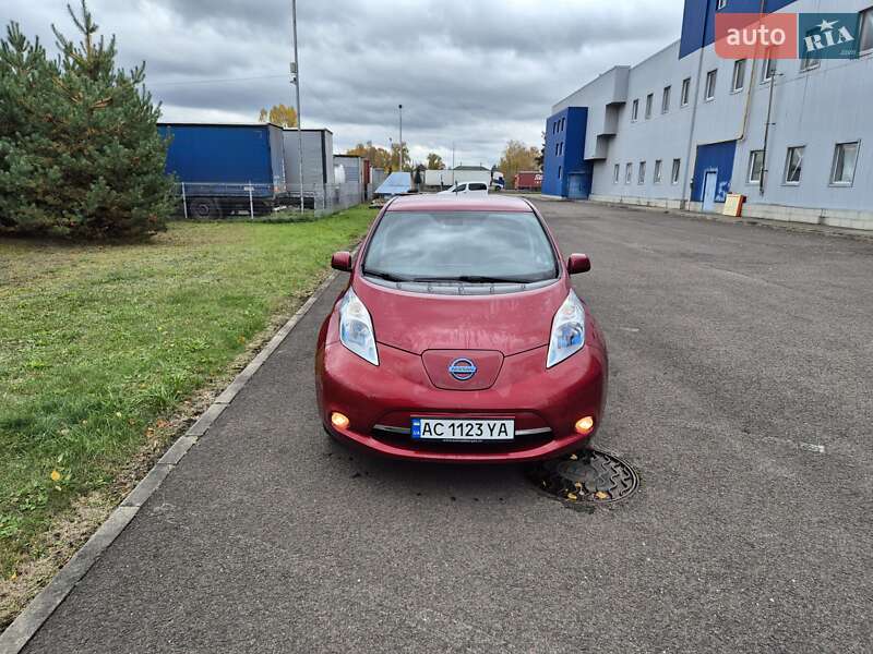 Хэтчбек Nissan Leaf 2014 в Ковеле