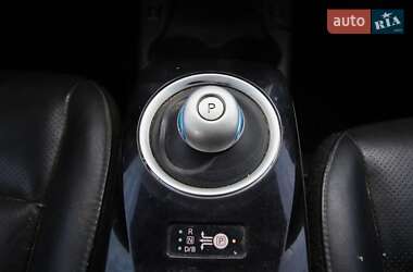 Хэтчбек Nissan Leaf 2013 в 