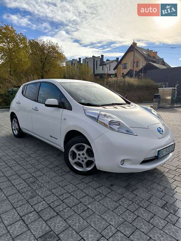 Хэтчбек Nissan Leaf 2016 в Львове фото Хэтчбек Nissan Leaf 2016 в Львове