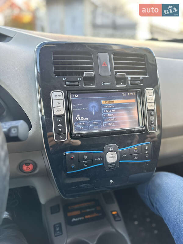 Хетчбек Nissan Leaf 2012 в Тернополі