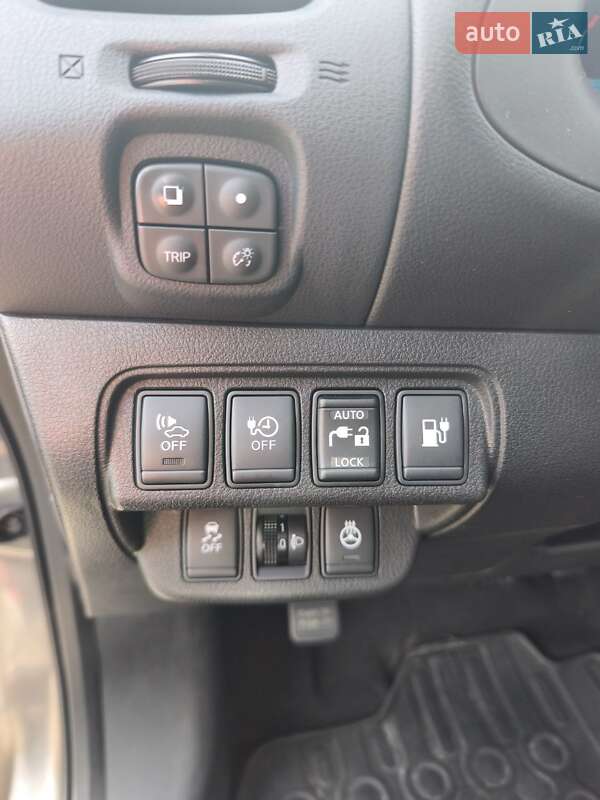 Хэтчбек Nissan Leaf 2014 в Луцке фото 21 Хэтчбек Nissan Leaf 2014 в Луцке