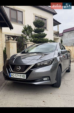 Хэтчбек Nissan Leaf 2021 в Тячеве Хэтчбек Nissan Leaf 2021 в Тячеве