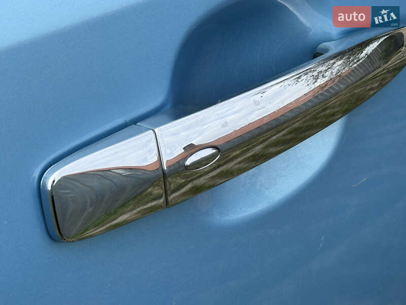 Хэтчбек Nissan Leaf 2015 в Золочеве