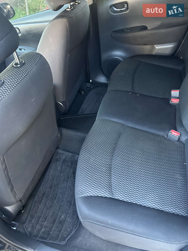 Хэтчбек Nissan Leaf 2016 в Николаеве