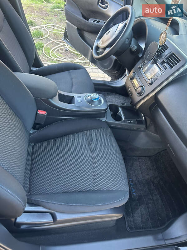 Хэтчбек Nissan Leaf 2016 в Николаеве