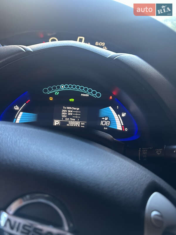 Хэтчбек Nissan Leaf 2016 в Николаеве