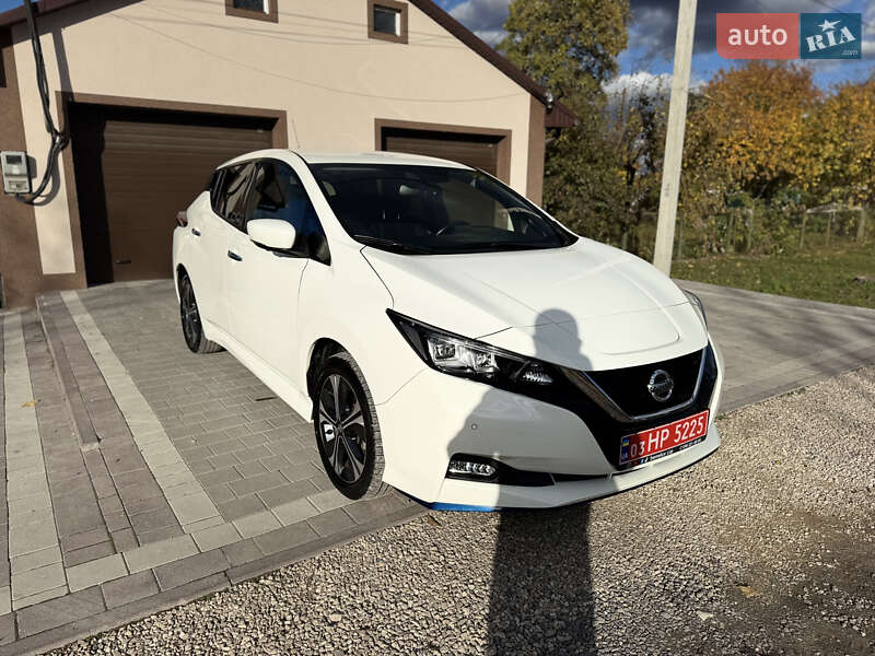 Хэтчбек Nissan Leaf 2020 в Хмельницком