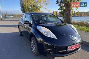 Хетчбек Nissan Leaf 2014 в  фото 3 Хетчбек Nissan Leaf 2014 в