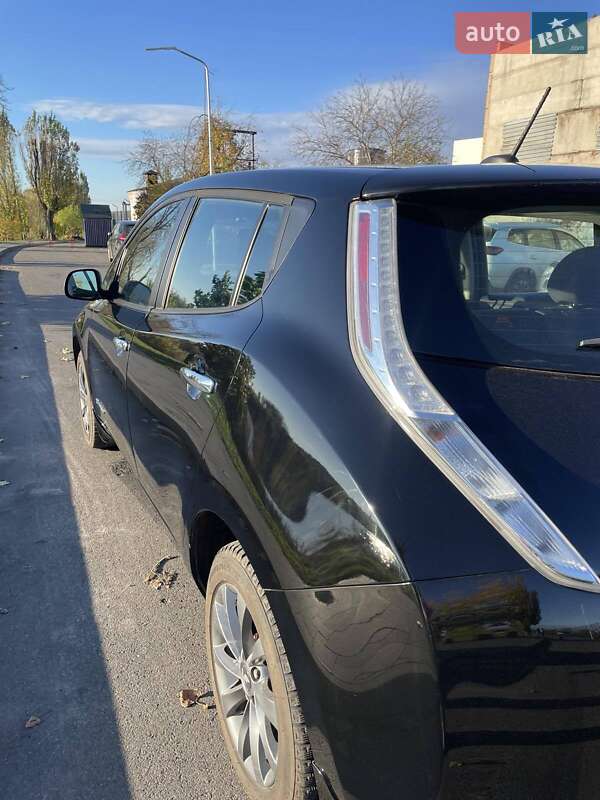 Хэтчбек Nissan Leaf 2014 в Киеве