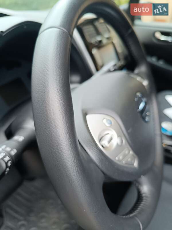 Хэтчбек Nissan Leaf 2015 в Ровно фото 3 Хэтчбек Nissan Leaf 2015 в Ровно