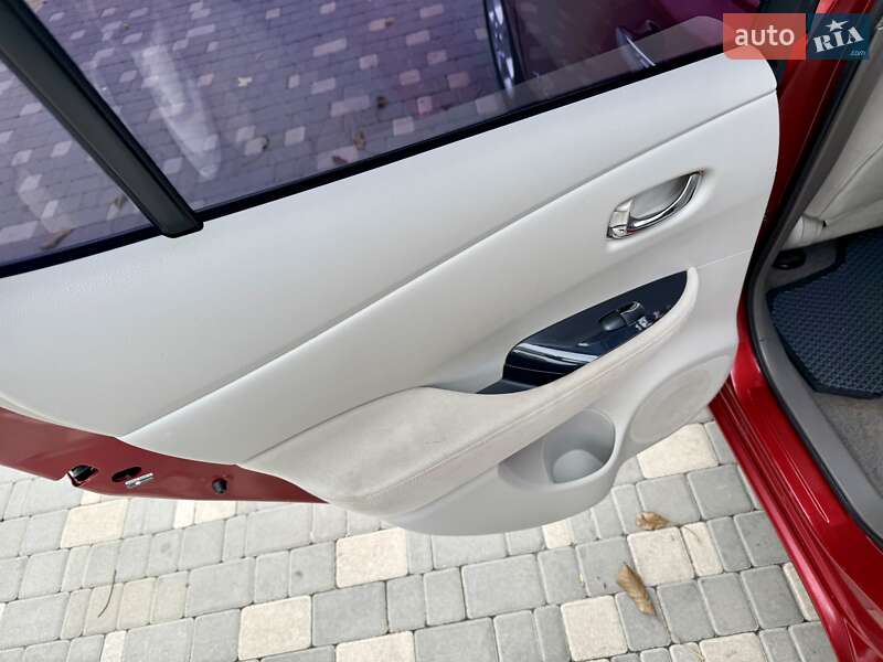 Хэтчбек Nissan Leaf 2012 в Одессе фото 61 Хэтчбек Nissan Leaf 2012 в Одессе