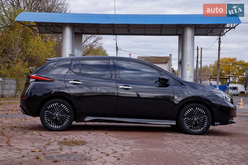 Хетчбек Nissan Leaf 2023 в Бердичеві
