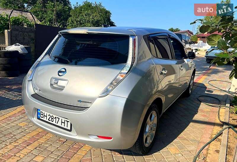 Хетчбек Nissan Leaf 2010 в Одесі фото Хетчбек Nissan Leaf 2010 в Одесі
