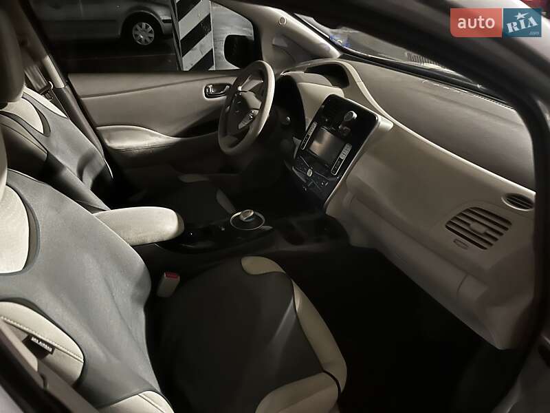 Хэтчбек Nissan Leaf 2011 в Киеве