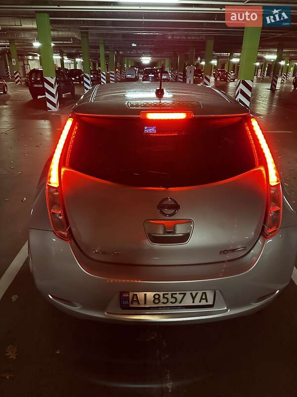 Хэтчбек Nissan Leaf 2011 в Киеве