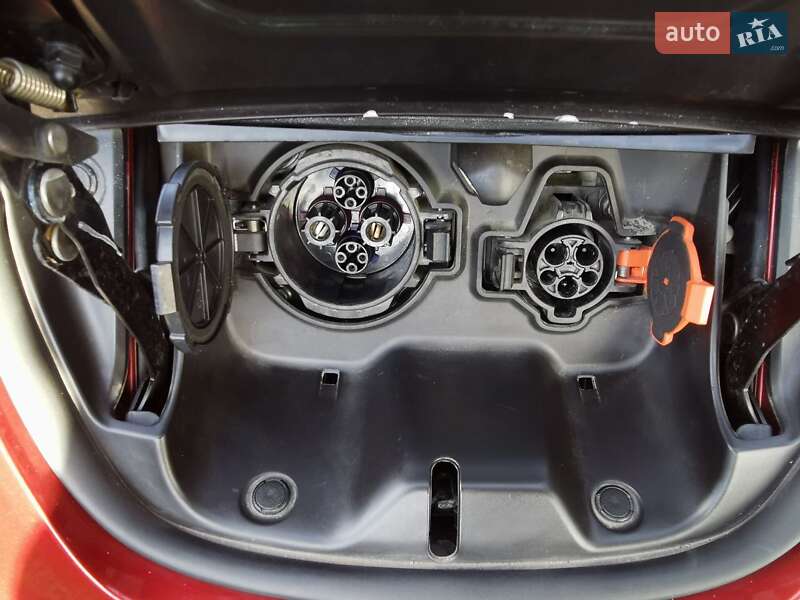 Хэтчбек Nissan Leaf 2016 в Фастове