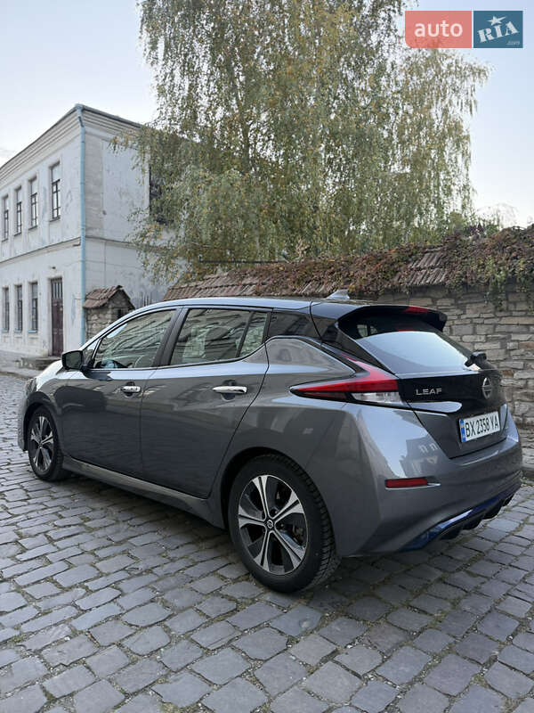 Хэтчбек Nissan Leaf 2020 в Каменец-Подольском