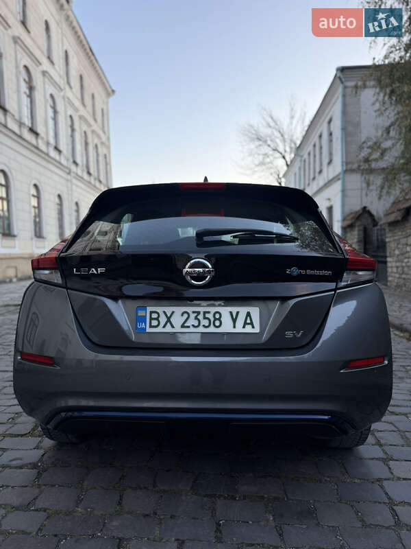 Хэтчбек Nissan Leaf 2020 в Каменец-Подольском