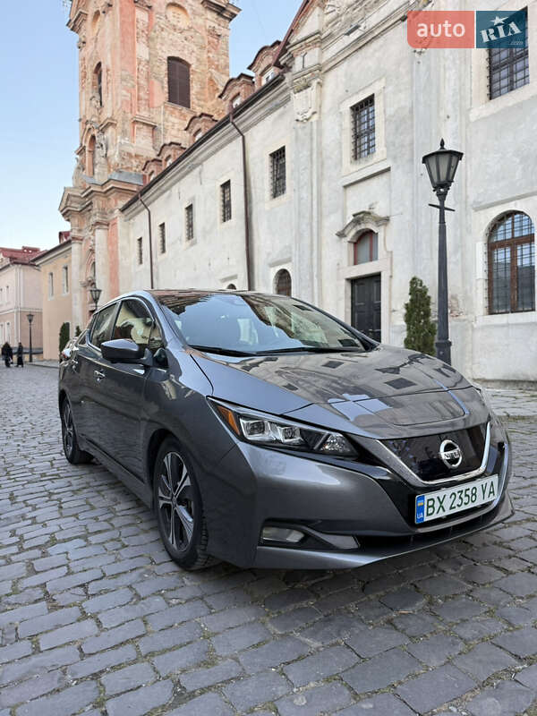 Хэтчбек Nissan Leaf 2020 в Каменец-Подольском